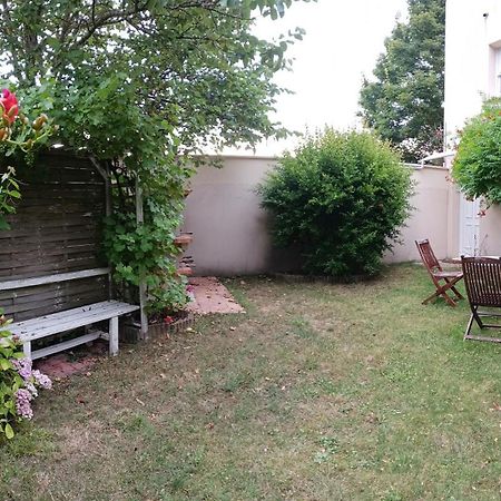 Gite Les Bignones Freneuse  Exteriör bild